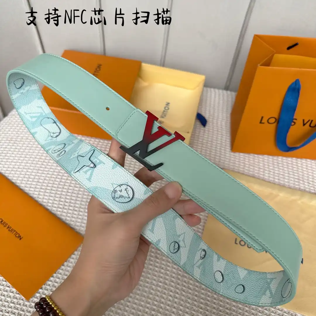 LOUIS VUITTON BELT 0124