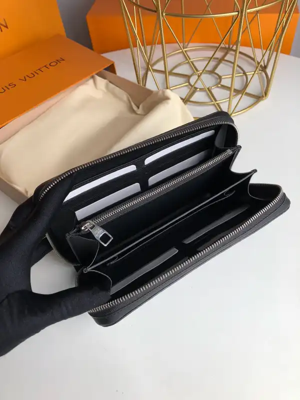 Hyper Peter Louis Vuitton ZIPPY XL WALLET 0126