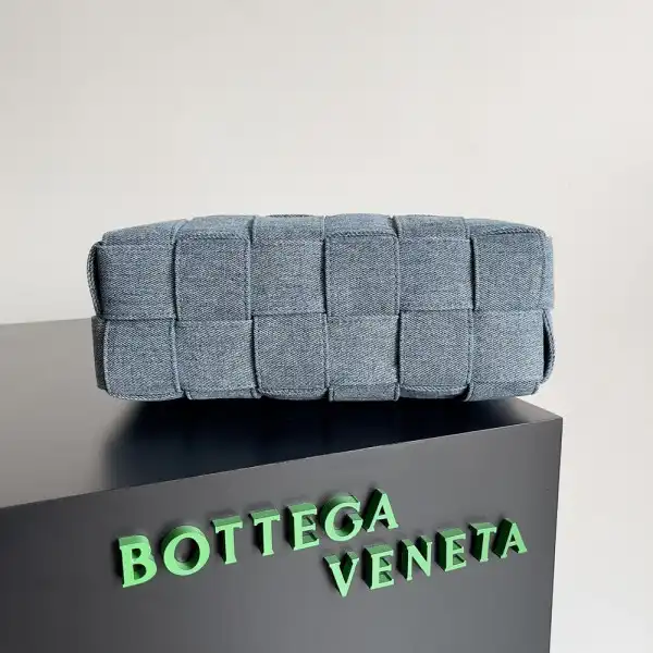 Hyperpeter BOTTEGA VENETA BRICK CASSETTE 0122