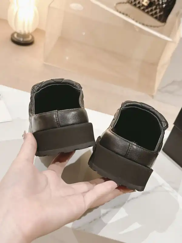 Hyperpeter CHANEL SANDAL mules 0129