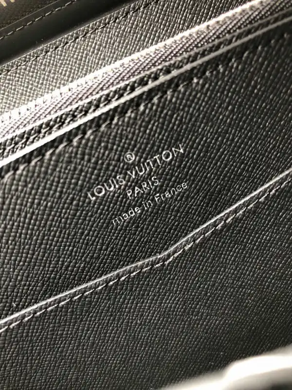 Hyper Peter Louis Vuitton ZIPPY XL WALLET 0126