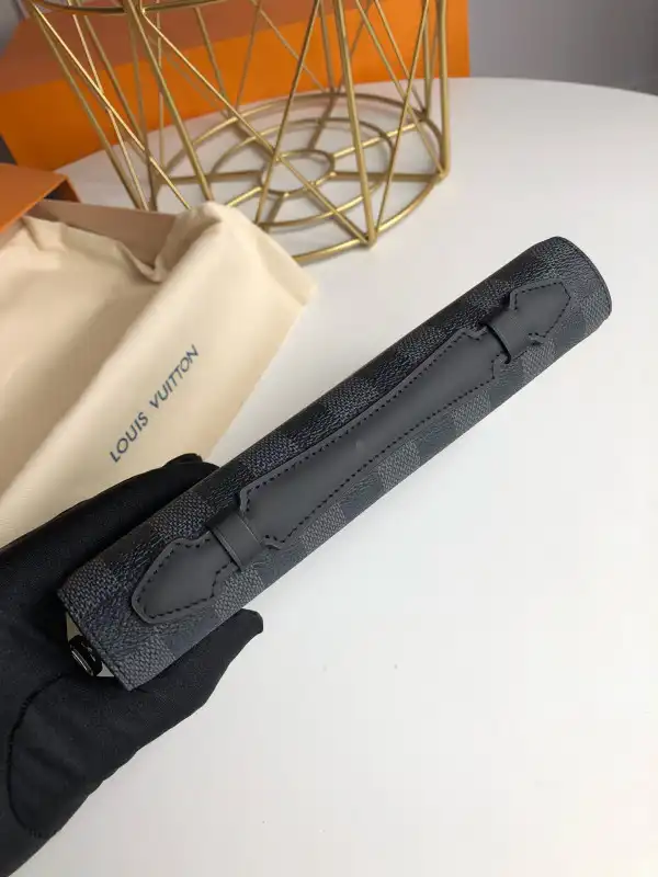 Hyper Peter Louis Vuitton ZIPPY XL WALLET 0126