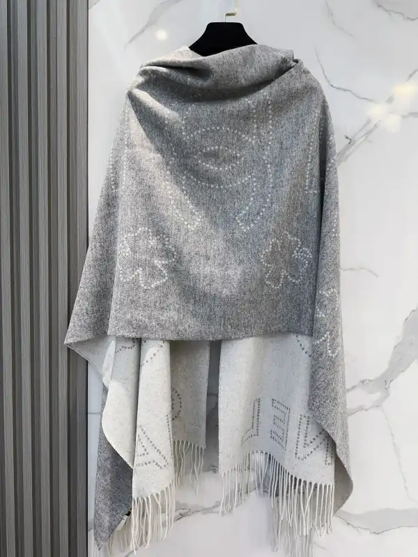 Hyperpeter CHANEL Scarf 0124