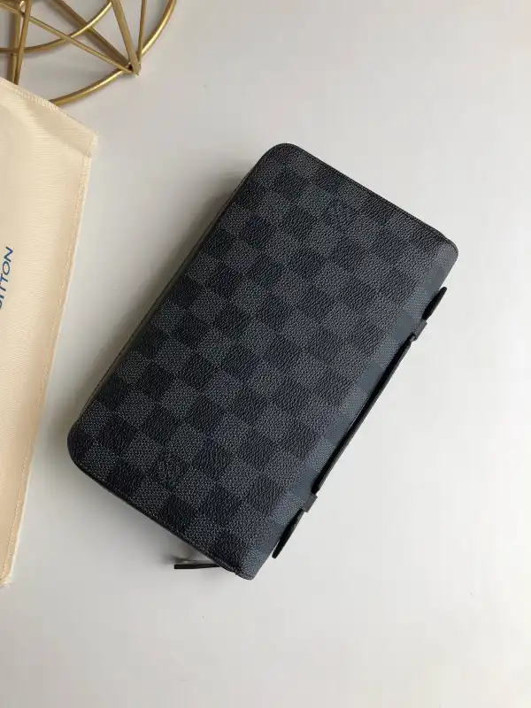 Hyper Peter Louis Vuitton ZIPPY XL WALLET 0126