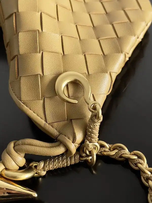 Hyper Peter Bottega Veneta Sardine With Chain-33*20*4CM 0122