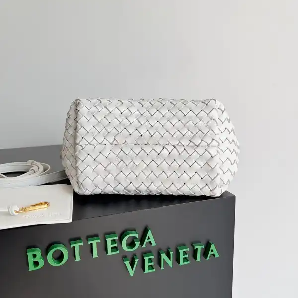 Hyperpeter BOTTEGA VENETA MINI CABAT 0122