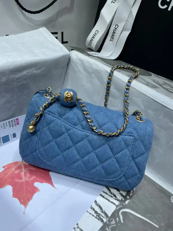 Hyper Peter CHANEL FLAP BAG 0130