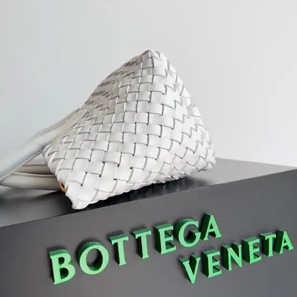 Hyperpeter BOTTEGA VENETA MINI CABAT 0122