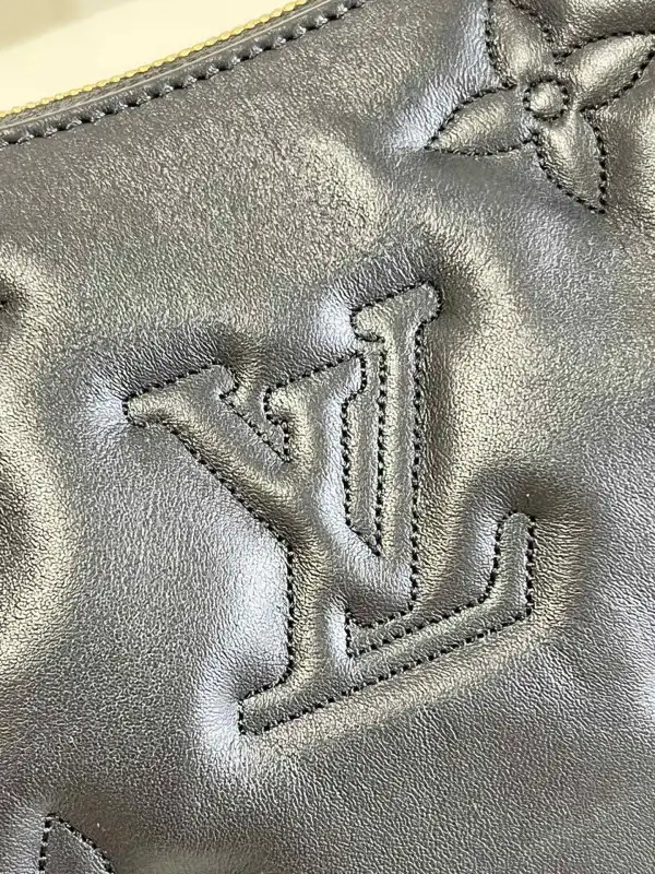 Hyper Peter LOUIS VUITTON OVER THE MOON 0131