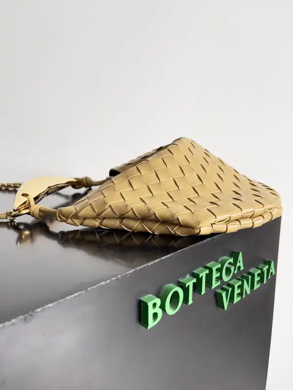 Hyper Peter Bottega Veneta Sardine With Chain-33*20*4CM 0122