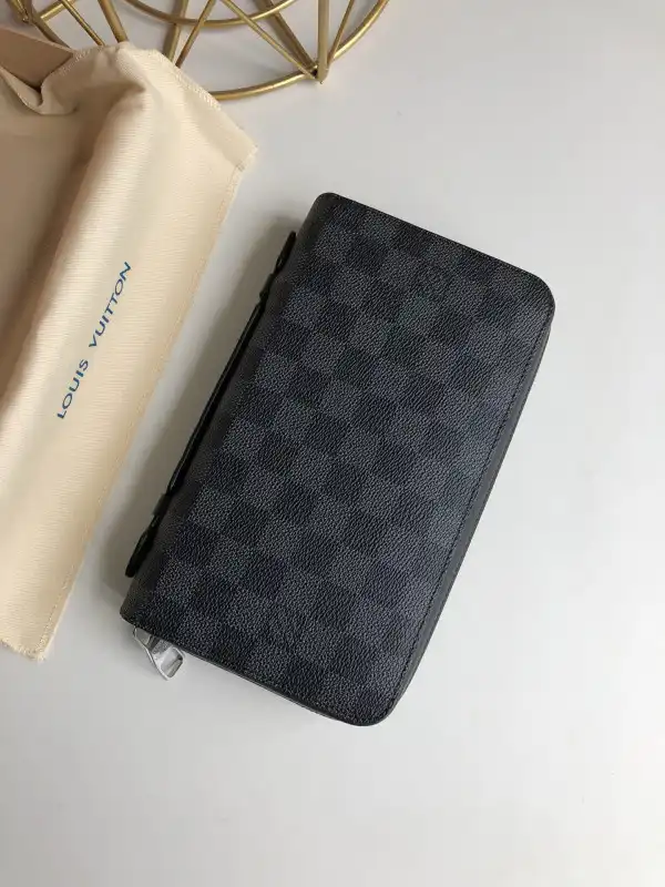 Hyper Peter Louis Vuitton ZIPPY XL WALLET 0126