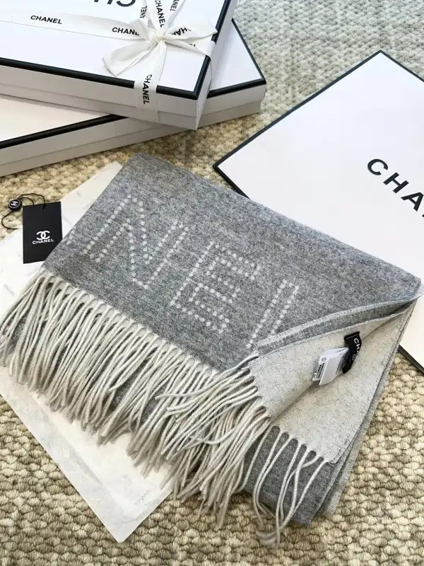 Hyperpeter CHANEL Scarf 0124