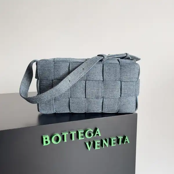 Hyperpeter BOTTEGA VENETA BRICK CASSETTE 0122