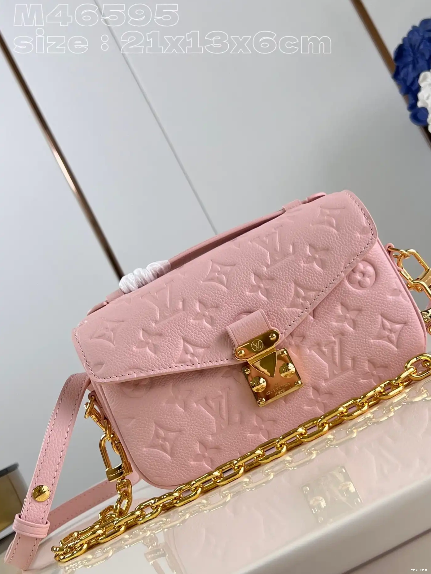 Hyper Peter VUITTON LOUIS EAST POCHETTE METIS WEST 0213