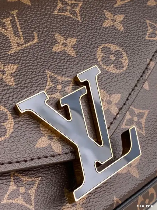 Hyperpeter PASSY LOUIS VUITTON 0215