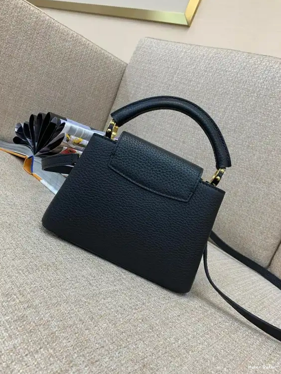 Hyper Peter VUITTON LOUIS CAPUCINES MINI 0223