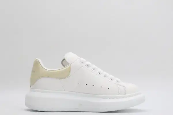 ALEXANDER MCQUEEN Oversized Sneaker 0203