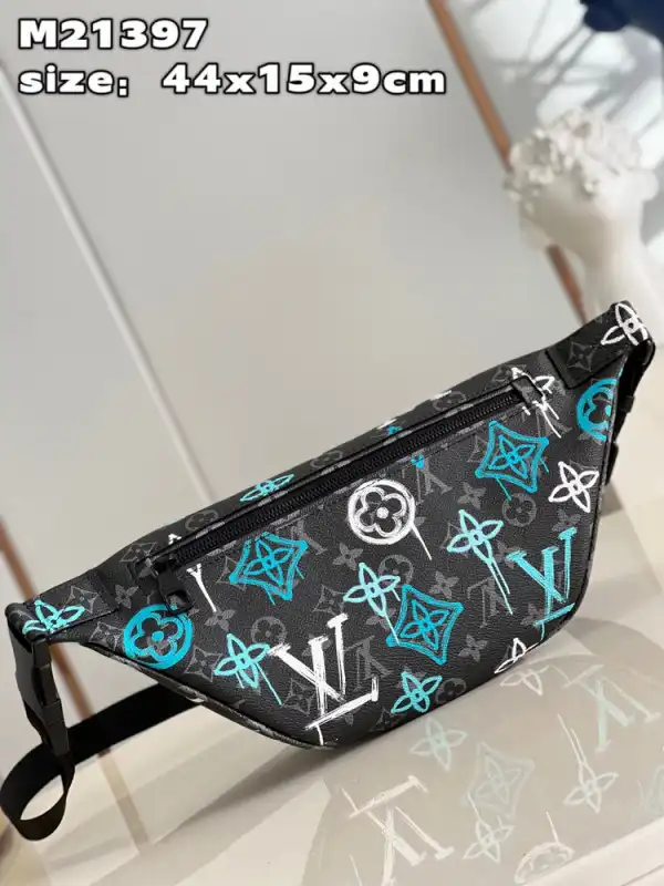 Hyperpeter LOUIS VUITTON DISCOVERY BUMBAG 0202