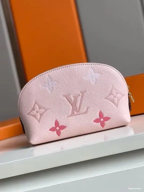 Hyperpeter LOUIS VUITTON COSMETIC POUCH 0226