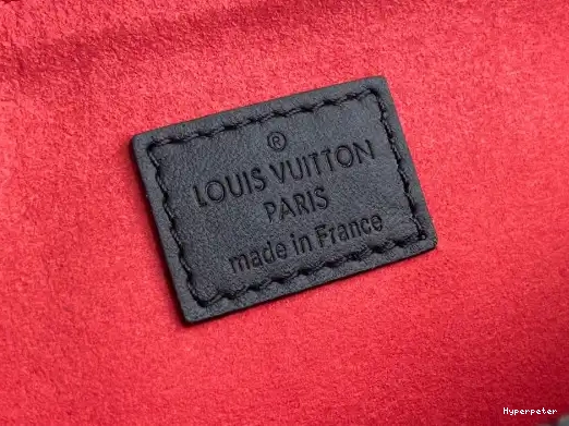 Hyperpeter LOUIS PM VUITTON COUSSIN 0219