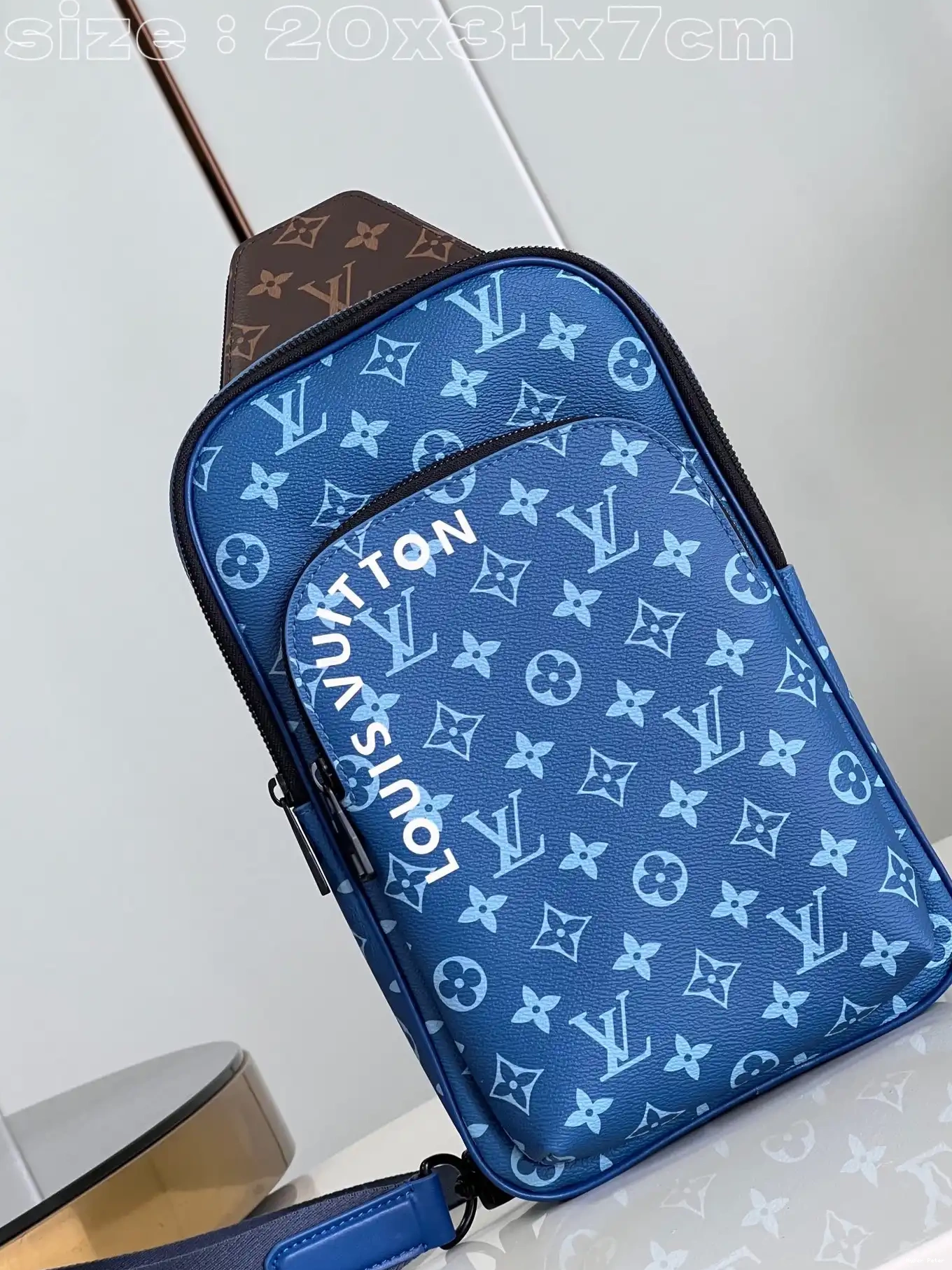 Hyperpeter VUITTON Slingbag LOUIS NM Avenue 0221