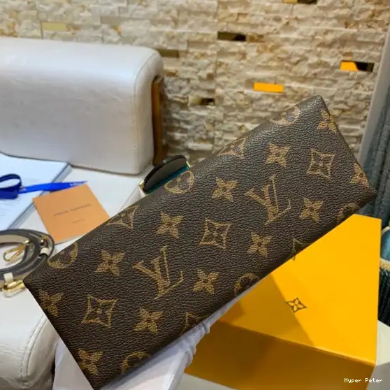 Hyper Peter VUITTON LOCKY BB LOUIS 0223