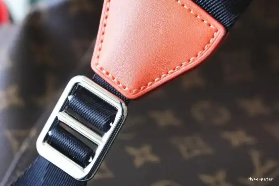 Hyperpeter LOUIS VUITTON CHRISTOPHER MM 0219