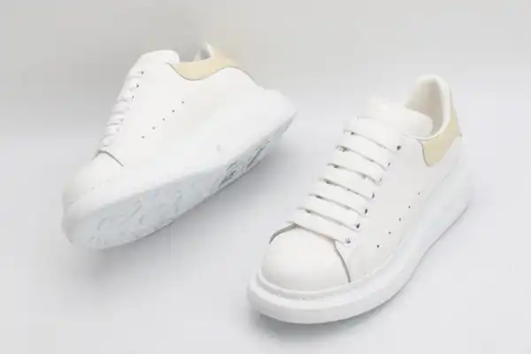 Hyper Peter ALEXANDER MCQUEEN Oversized Sneaker 0203