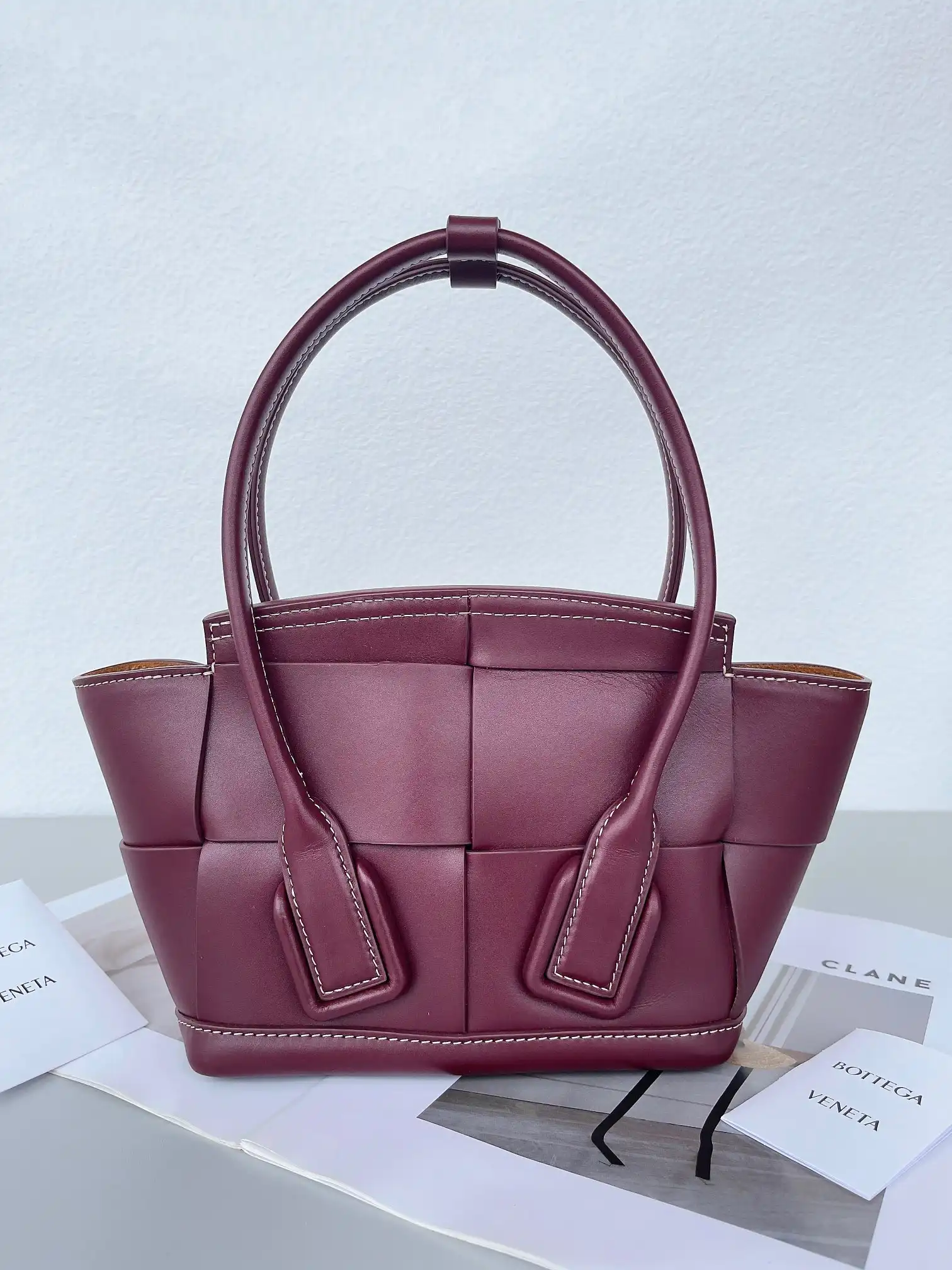 BOTTEGA VENETA MINI ARCO 0205