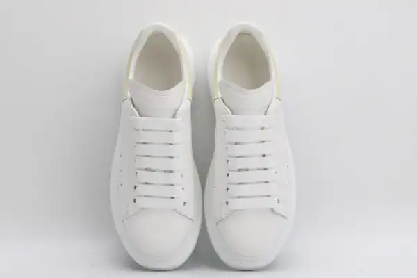 Hyper Peter ALEXANDER MCQUEEN Oversized Sneaker 0203