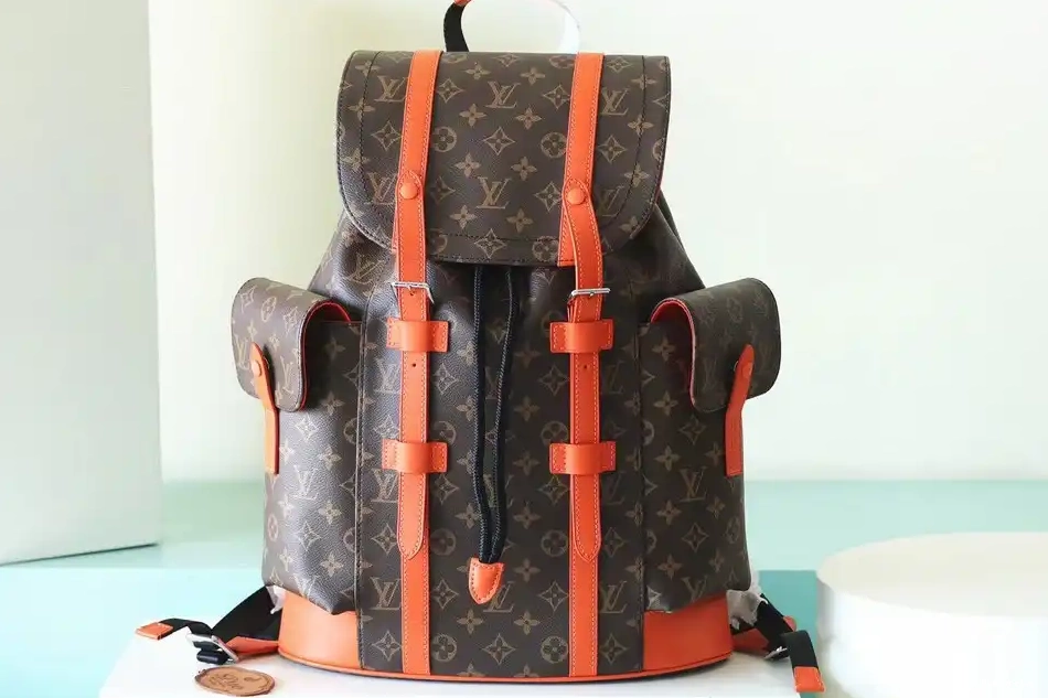 Hyperpeter LOUIS VUITTON CHRISTOPHER MM 0219