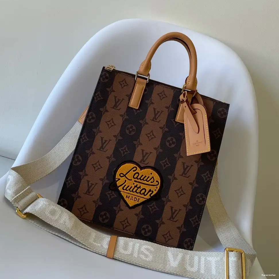 Hyperpeter PLAT VUITTON CROSS SAC LOUIS 0216