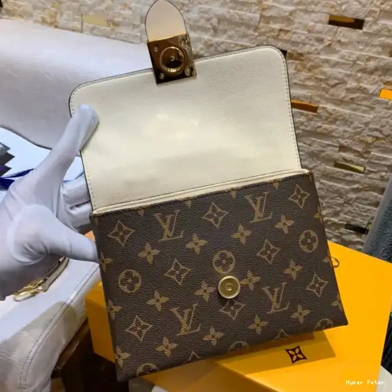 Hyper Peter VUITTON LOCKY BB LOUIS 0223