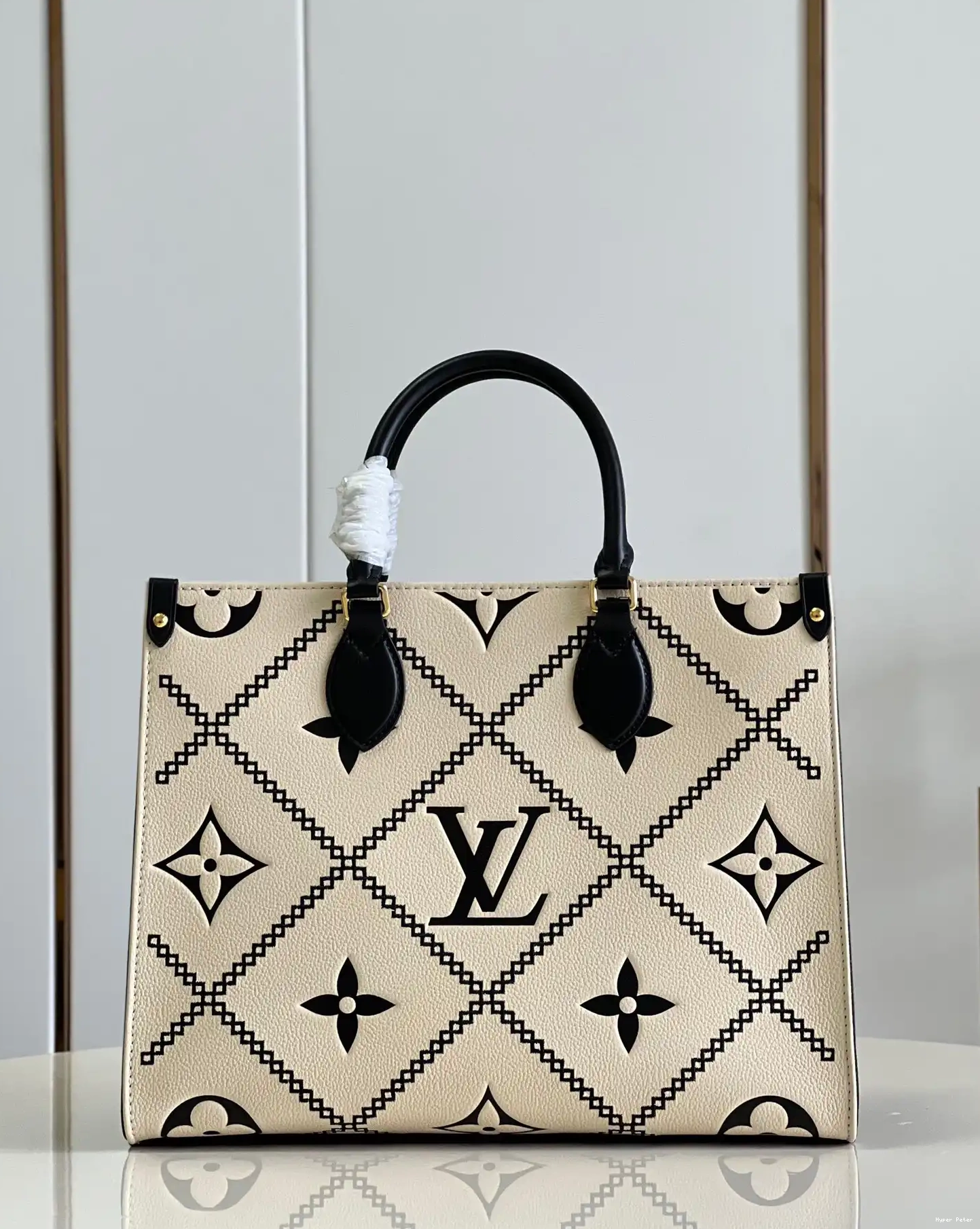 Hyperpeter LOUIS VUITTON MM ONTHEGO 0223