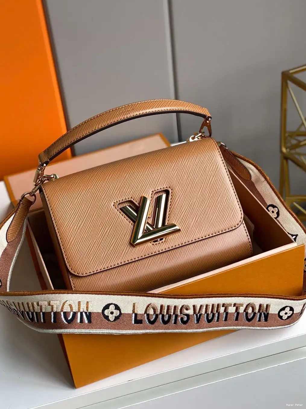 Hyperpeter LOUIS TWIST MM VUITTON 0221