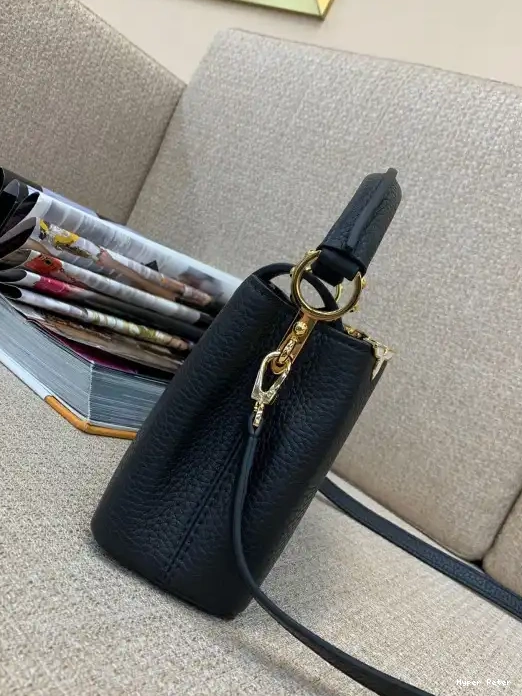 Hyper Peter VUITTON LOUIS CAPUCINES MINI 0223