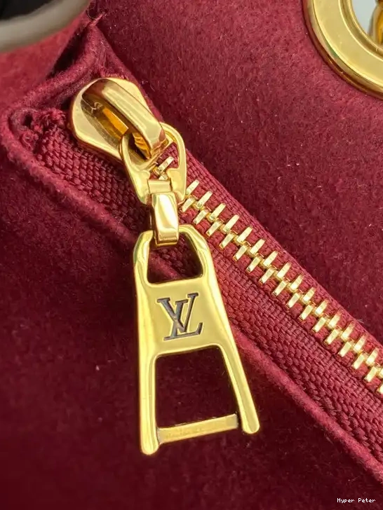 Hyperpeter PASSY LOUIS VUITTON 0215