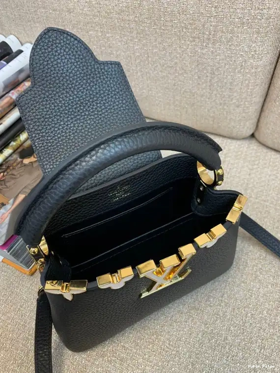 Hyper Peter VUITTON LOUIS CAPUCINES MINI 0223