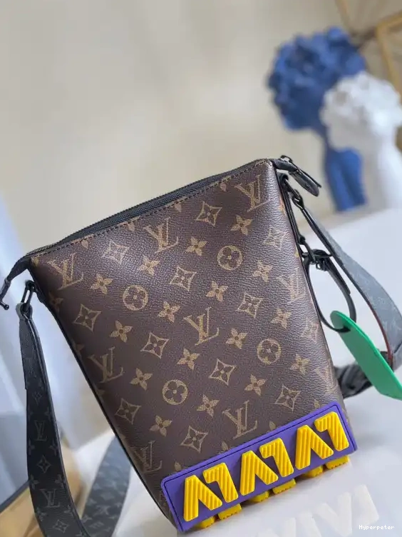 Hyperpeter MESSENGER LOUIS CRUISER VUITTON 0221