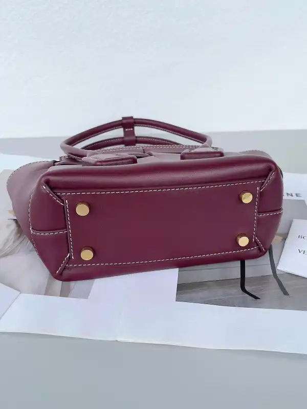 Hyper Peter BOTTEGA VENETA MINI ARCO 0205