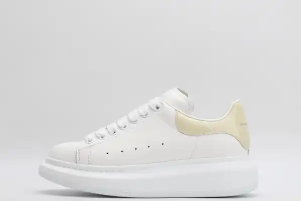 Hyper Peter ALEXANDER MCQUEEN Oversized Sneaker 0203