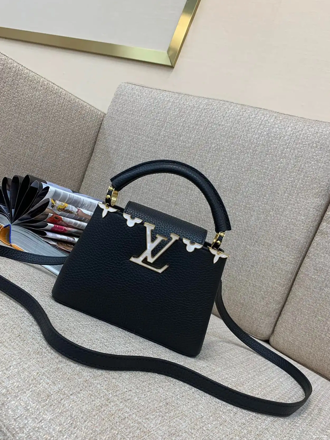 Hyperpeter VUITTON MINI LOUIS CAPUCINES 0210