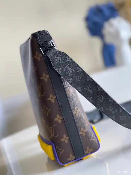 Hyperpeter MESSENGER LOUIS CRUISER VUITTON 0221