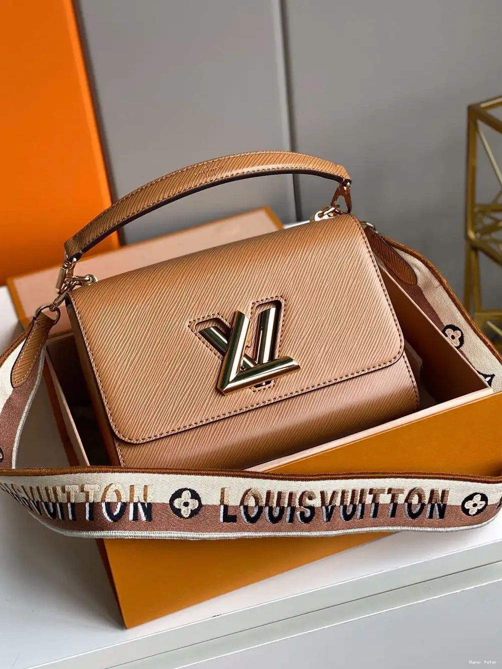 Hyperpeter LOUIS TWIST MM VUITTON 0221