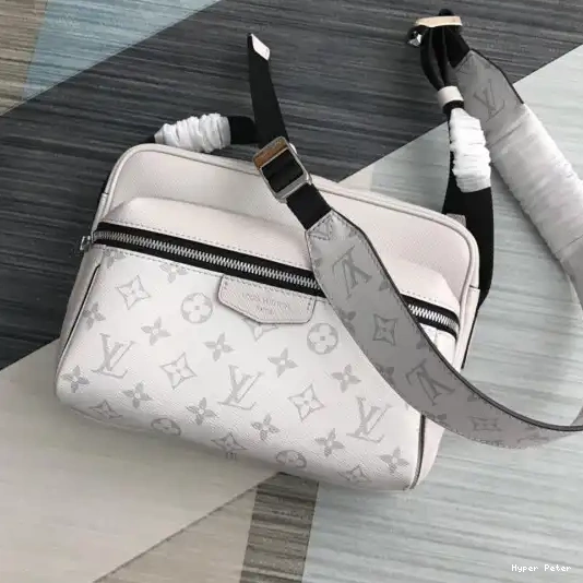 Hyper Peter VUITTON OUTDOOR MESSENGER LOUIS 0225