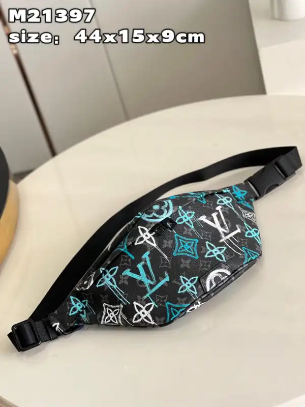 Hyperpeter LOUIS VUITTON DISCOVERY BUMBAG 0202