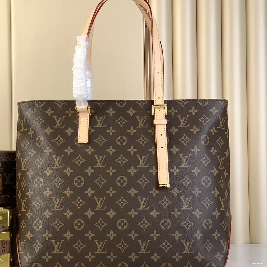 Hyperpeter VUITTON Mezzo LOUIS 0209