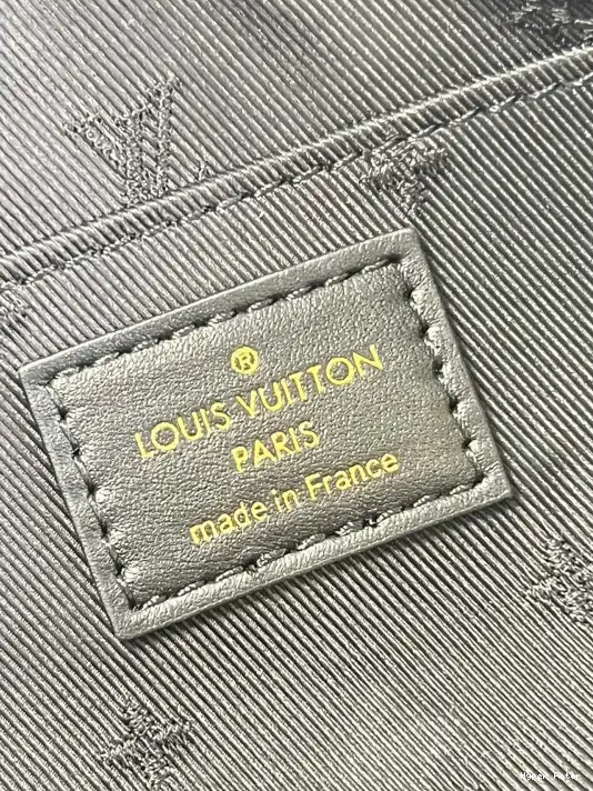 Hyper Peter PAPILLON BB LOUIS VUITTON 0217