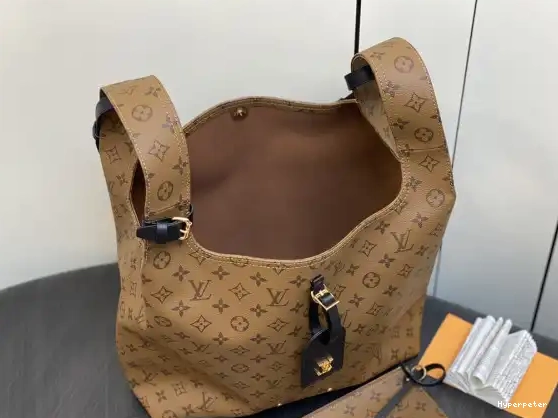 Hyper Peter GM LOUIS VUITTON Atlantis 0221