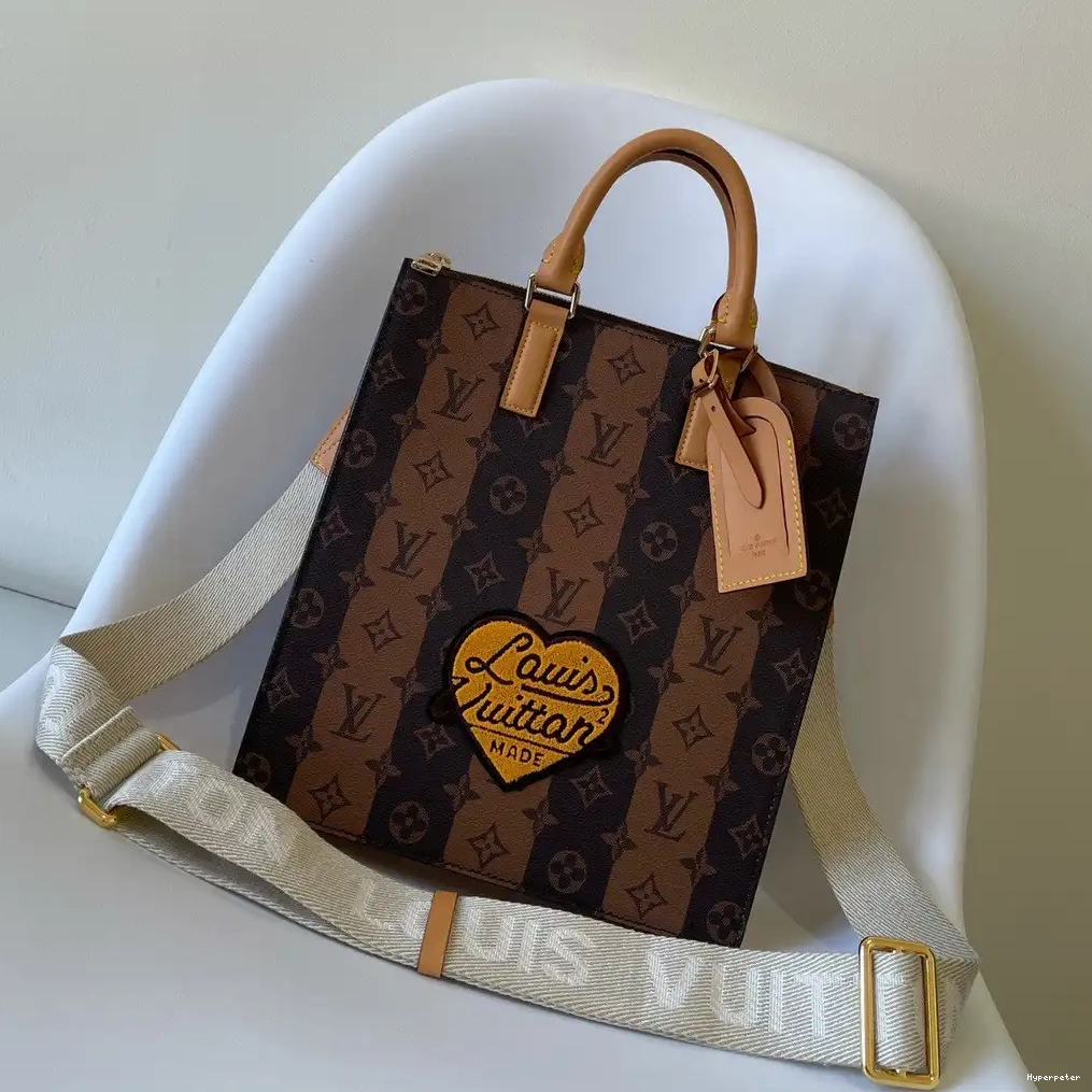 Hyperpeter PLAT VUITTON CROSS SAC LOUIS 0216